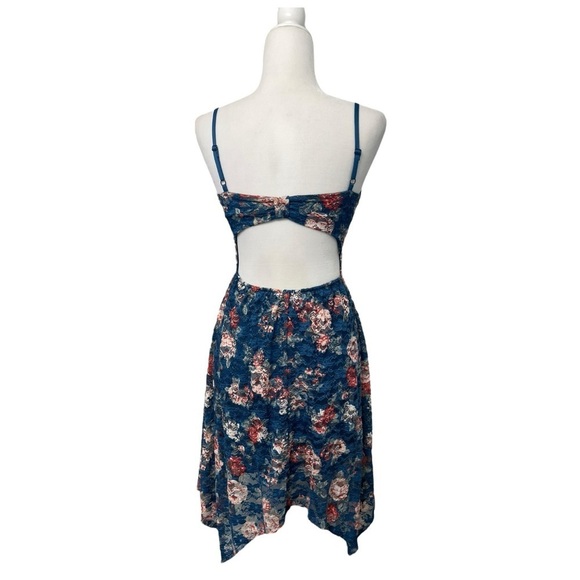Almost Famous Blue Floral Sleeveless Shark-Bite Dress With Open Back - Small - Picture 5 of 12